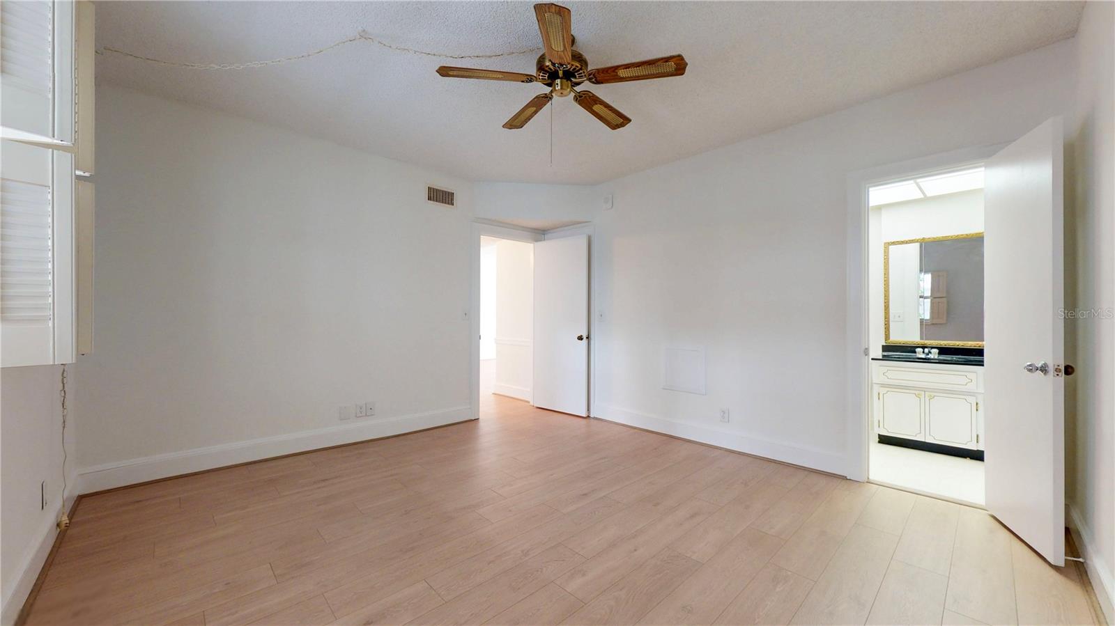 Image 39 of 51 For 4950 Gulf Boulevard 308