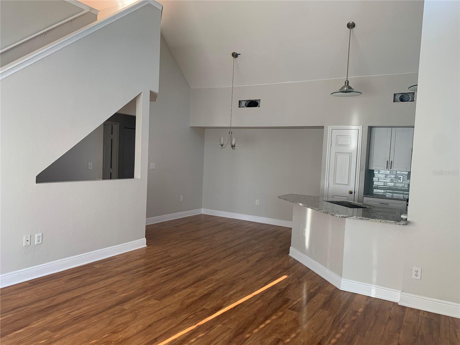 Image 8 of 30 For 10416 White Lake Court 10416