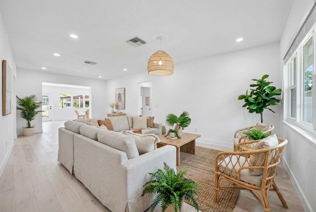 Image 7 of 54 For 316 89th Avenue Ne