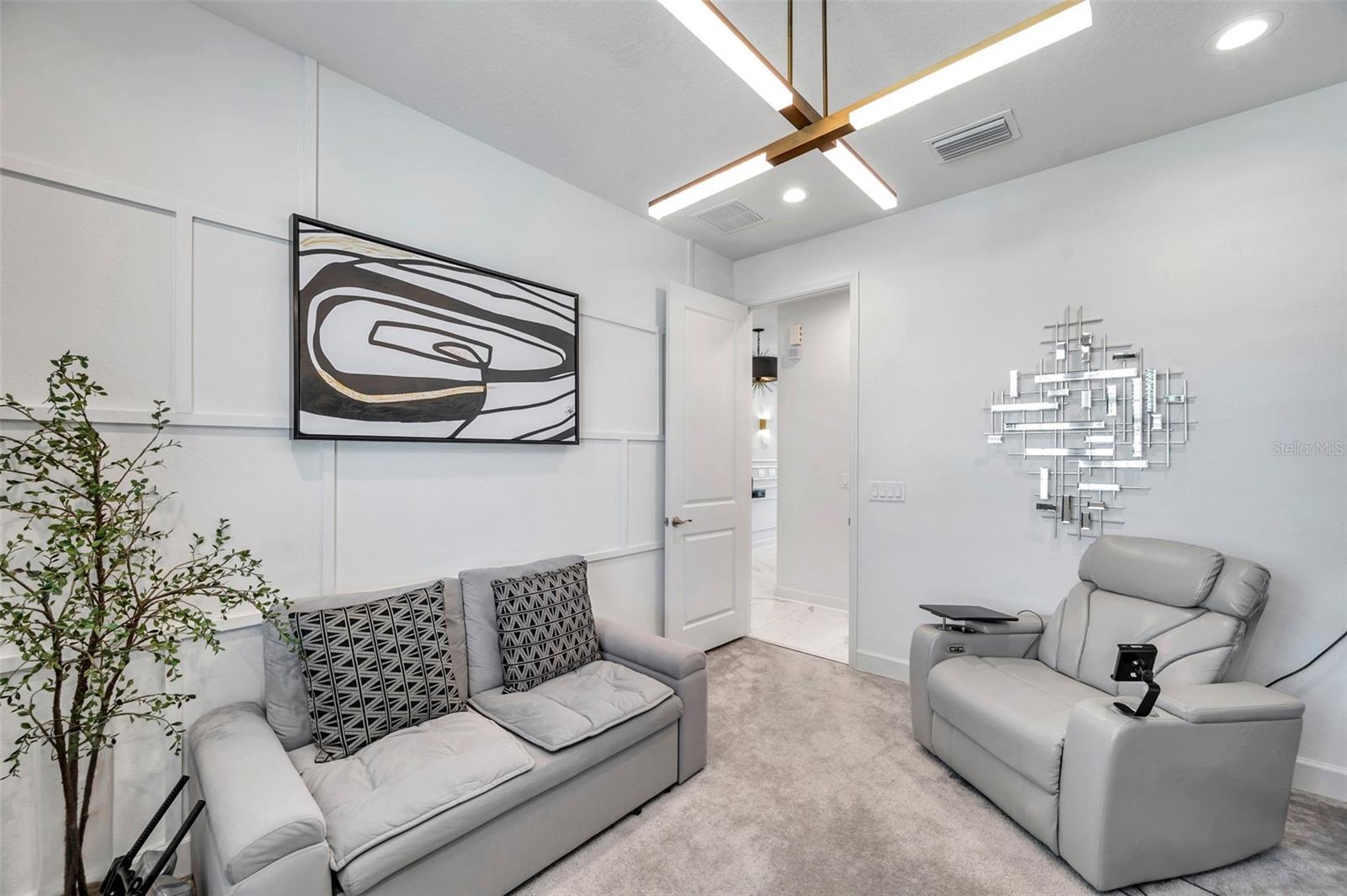 Image 9 of 77 For 32203 Mahogany Valley Drive