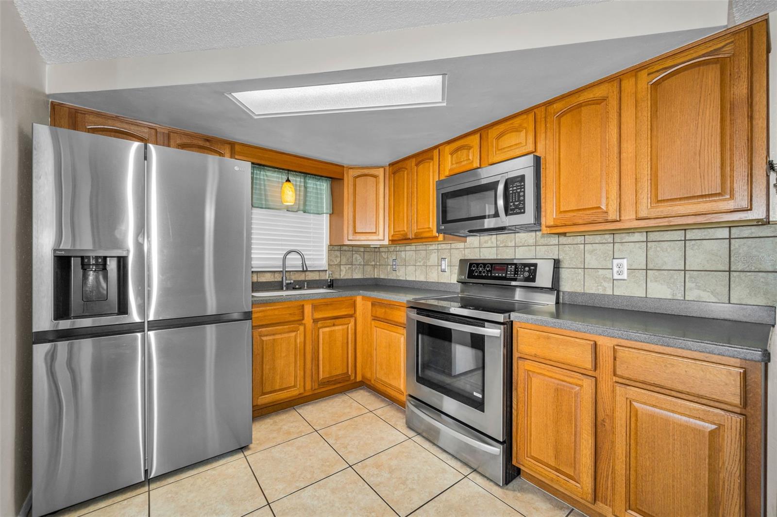 Listing photo id 14 for 1184 Chelsea Lane