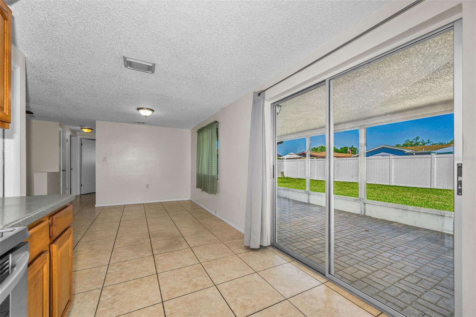 Listing photo id 17 for 1184 Chelsea Lane