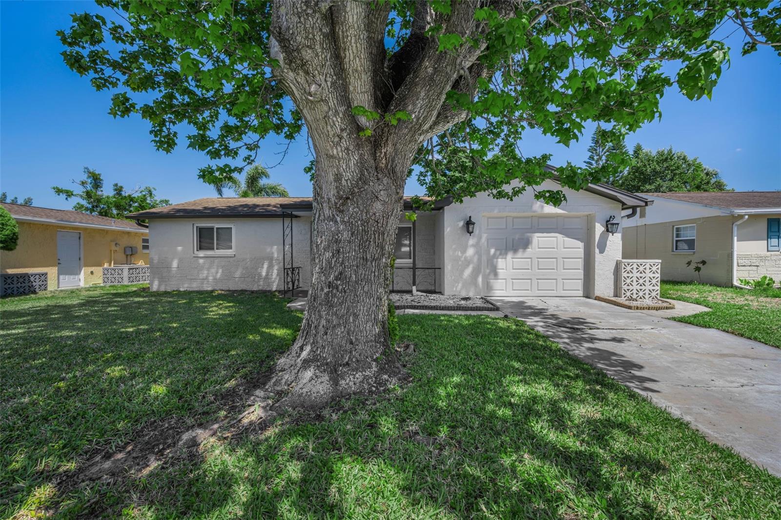 Listing photo id 0 for 1184 Chelsea Lane