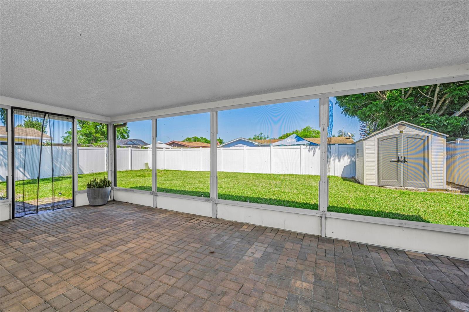 Listing photo id 22 for 1184 Chelsea Lane