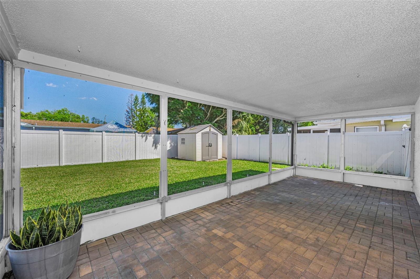 Listing photo id 23 for 1184 Chelsea Lane