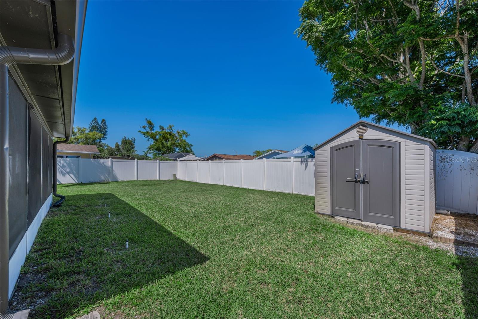 Listing photo id 28 for 1184 Chelsea Lane