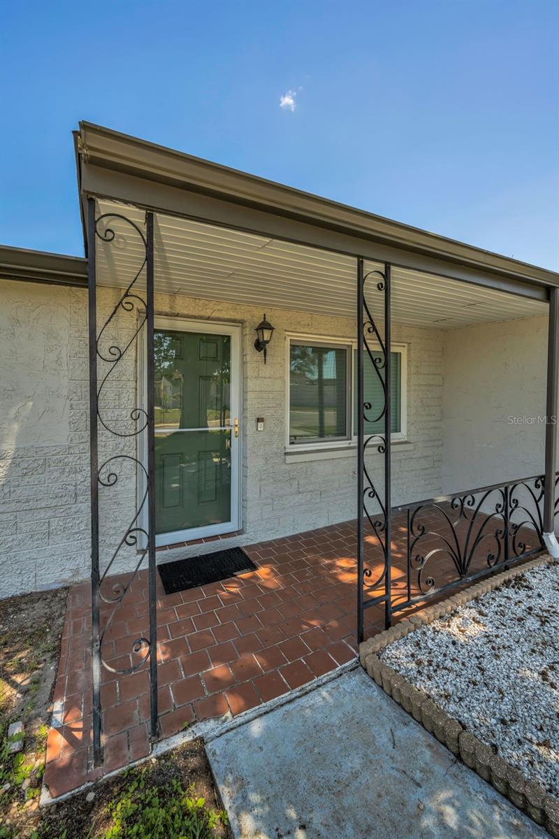 Listing photo id 4 for 1184 Chelsea Lane