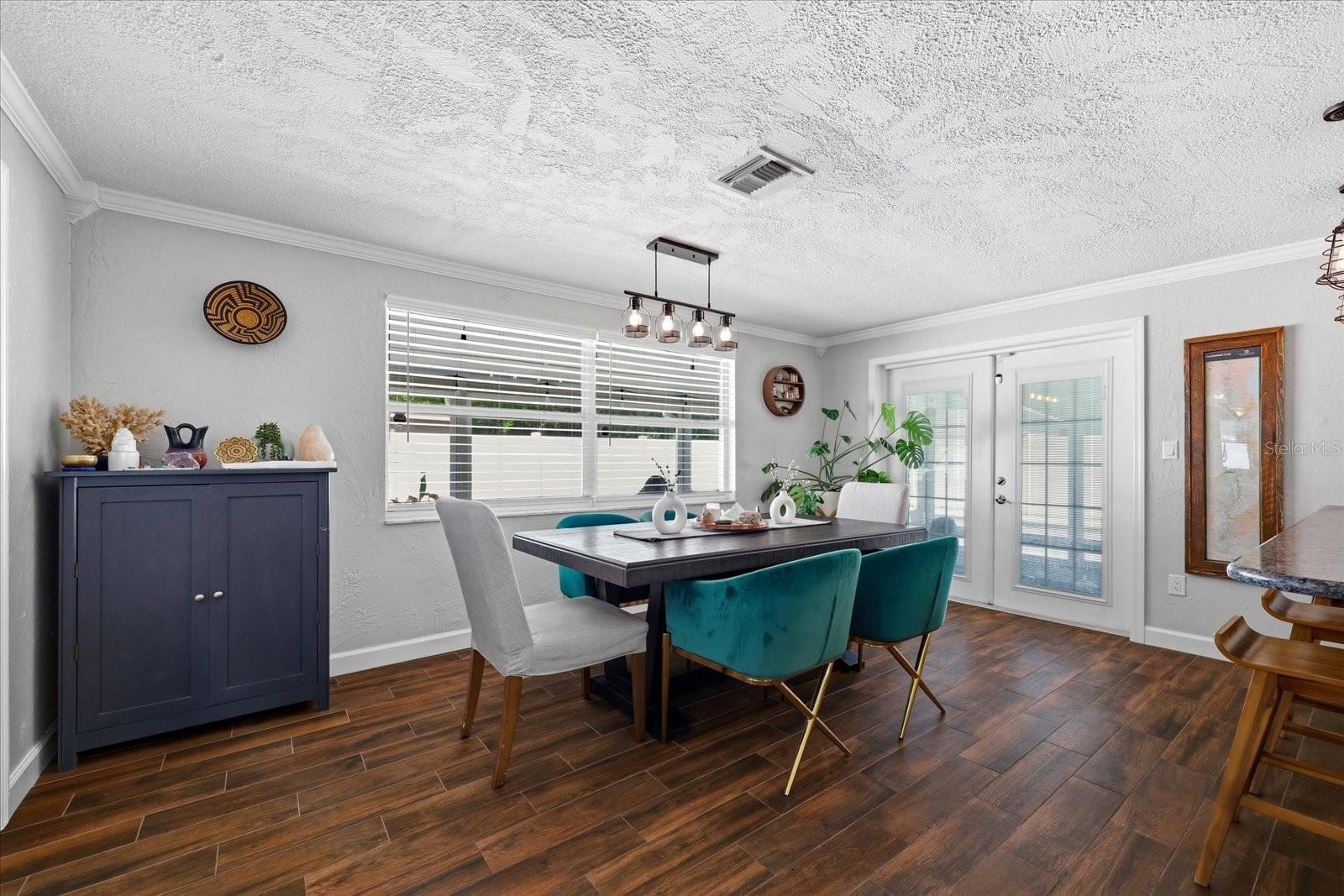 Image 18 of 65 For 5700 Harding Boulevard Ne