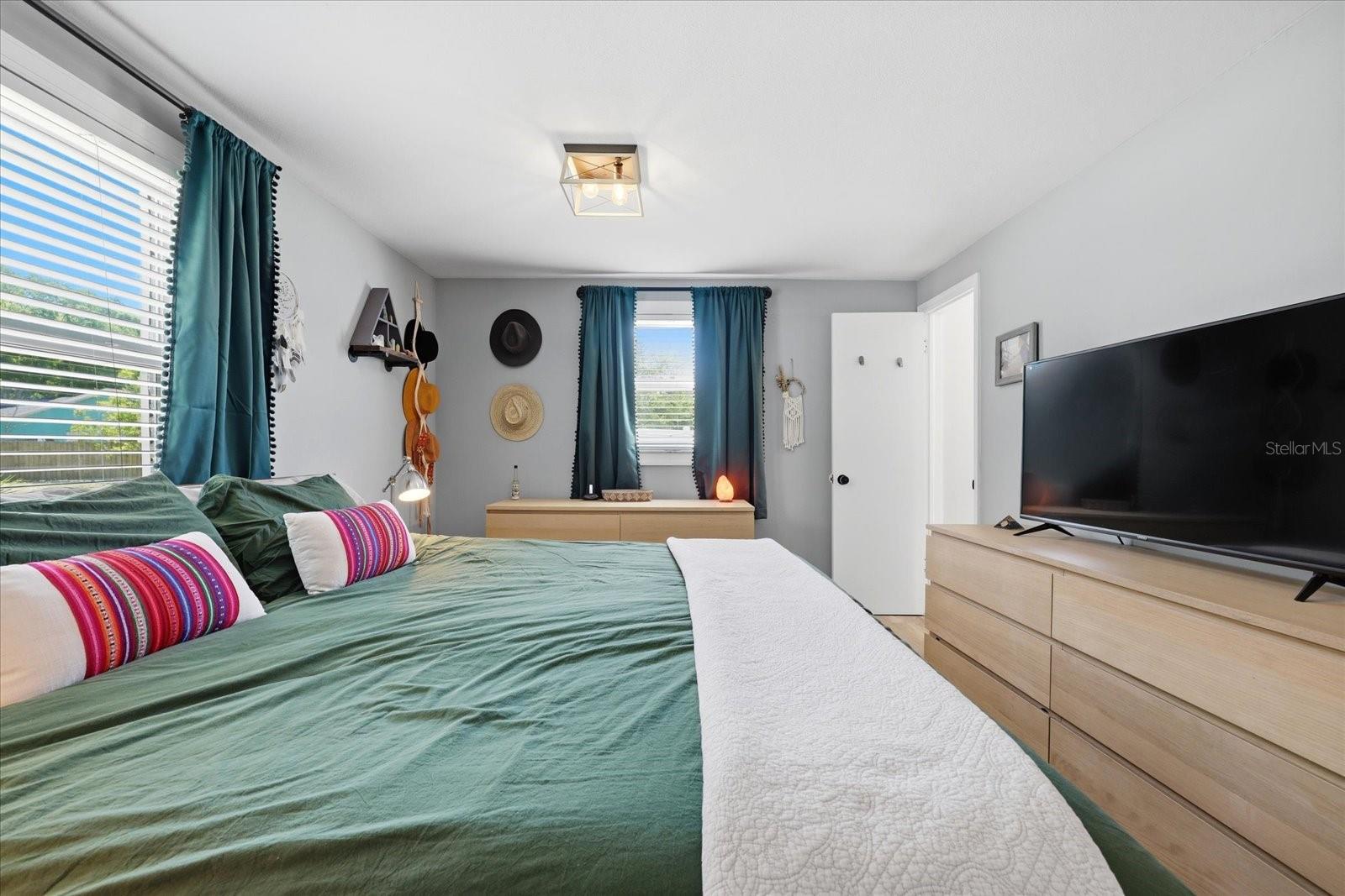 Image 25 of 65 For 5700 Harding Boulevard Ne