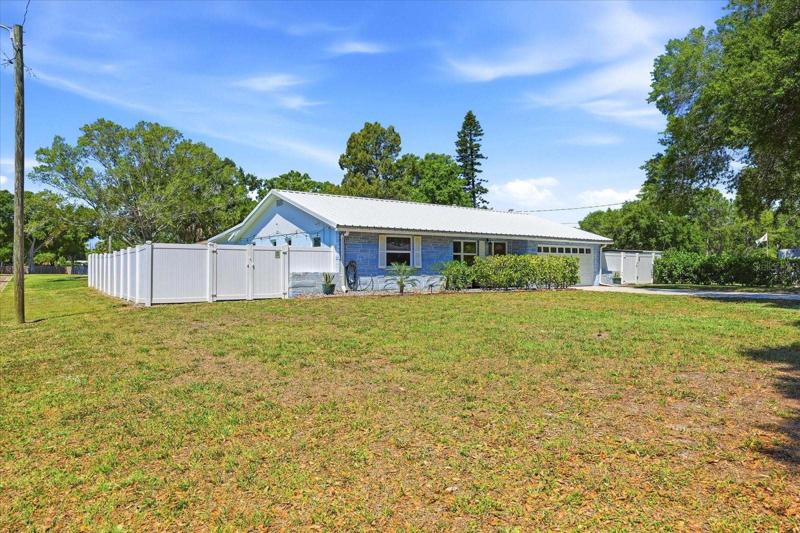 Image 3 of 65 For 5700 Harding Boulevard Ne