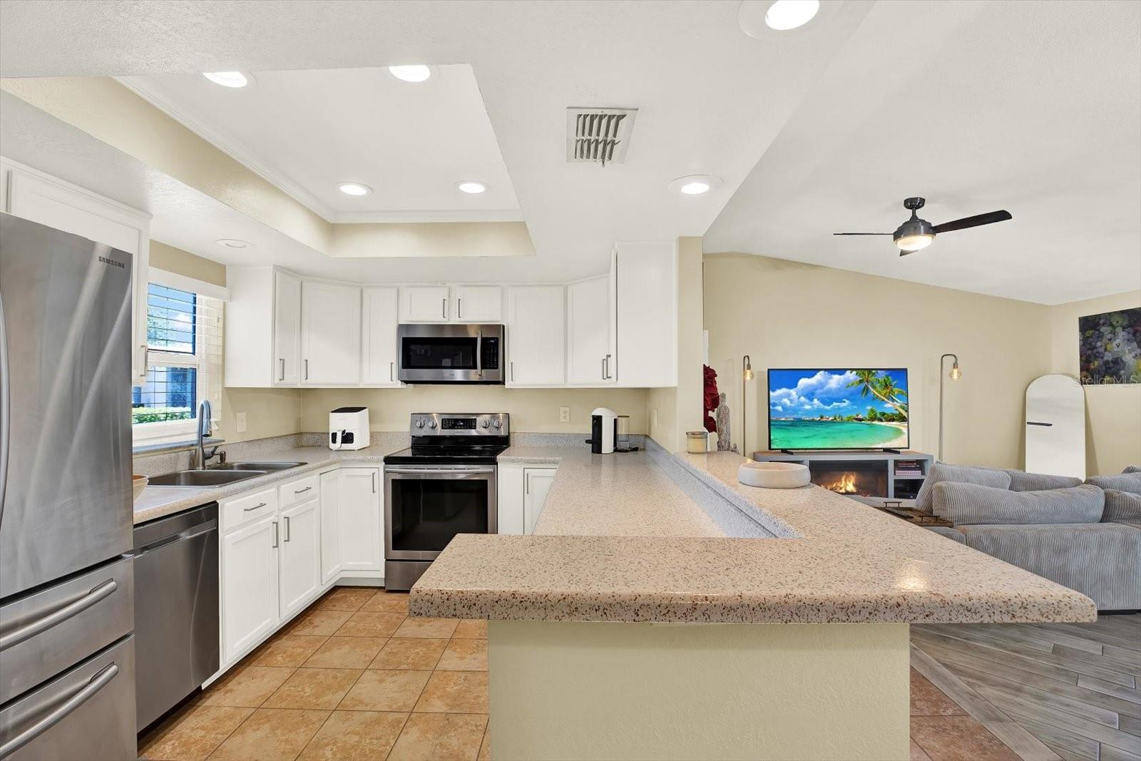 Image 11 of 29 For 10562 41st Court N