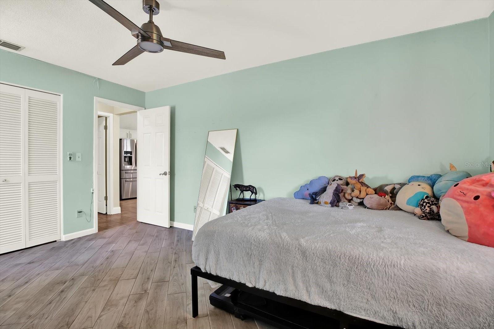 Image 19 of 29 For 10562 41st Court N