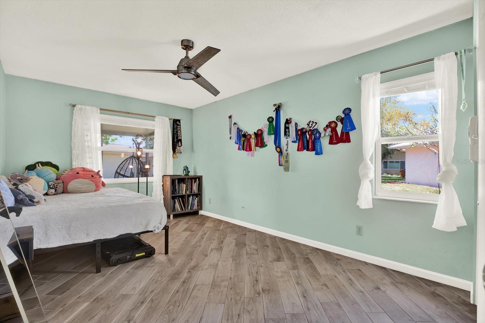 Image 20 of 29 For 10562 41st Court N