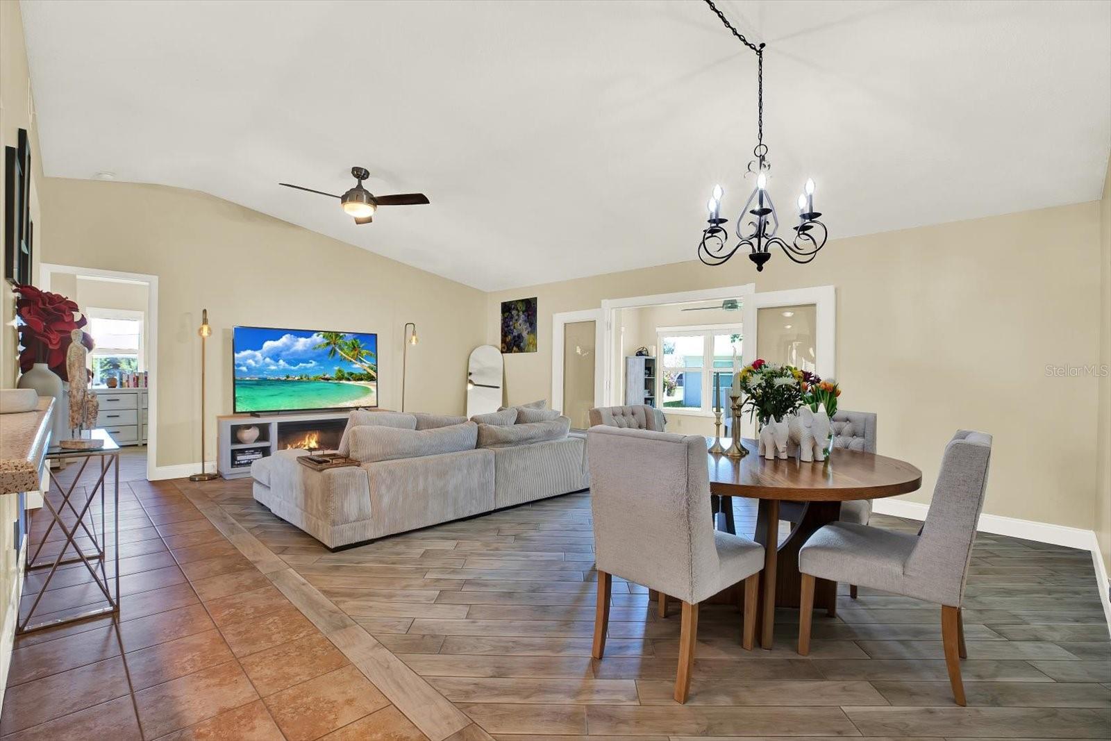 Image 5 of 29 For 10562 41st Court N