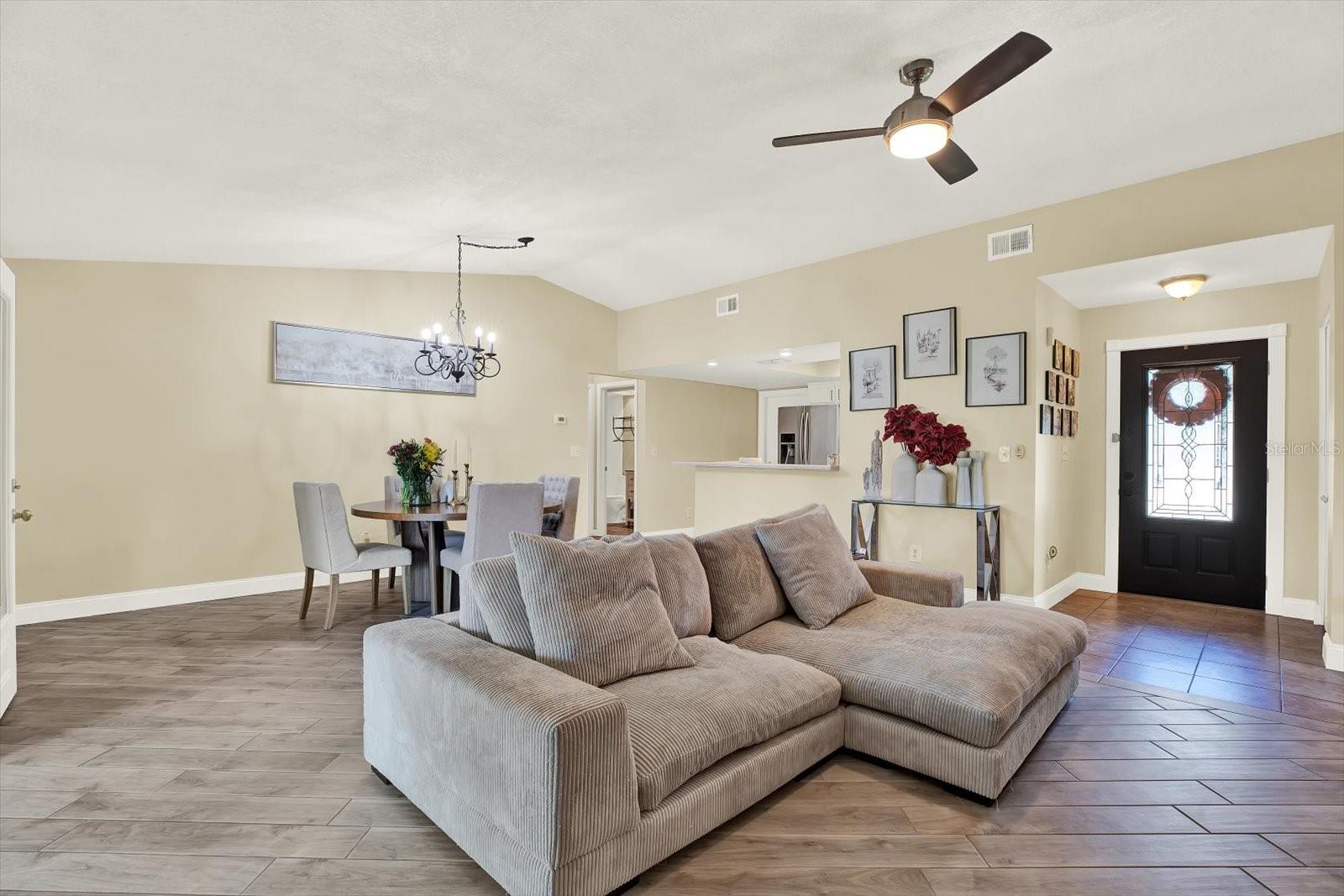 Image 7 of 29 For 10562 41st Court N