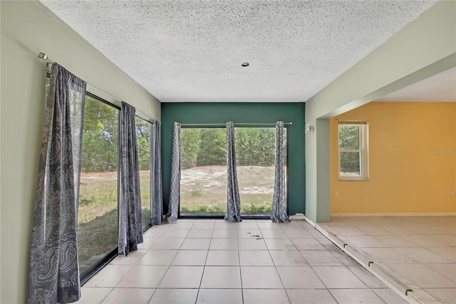 Image 12 of 54 For 338 Killinger Avenue