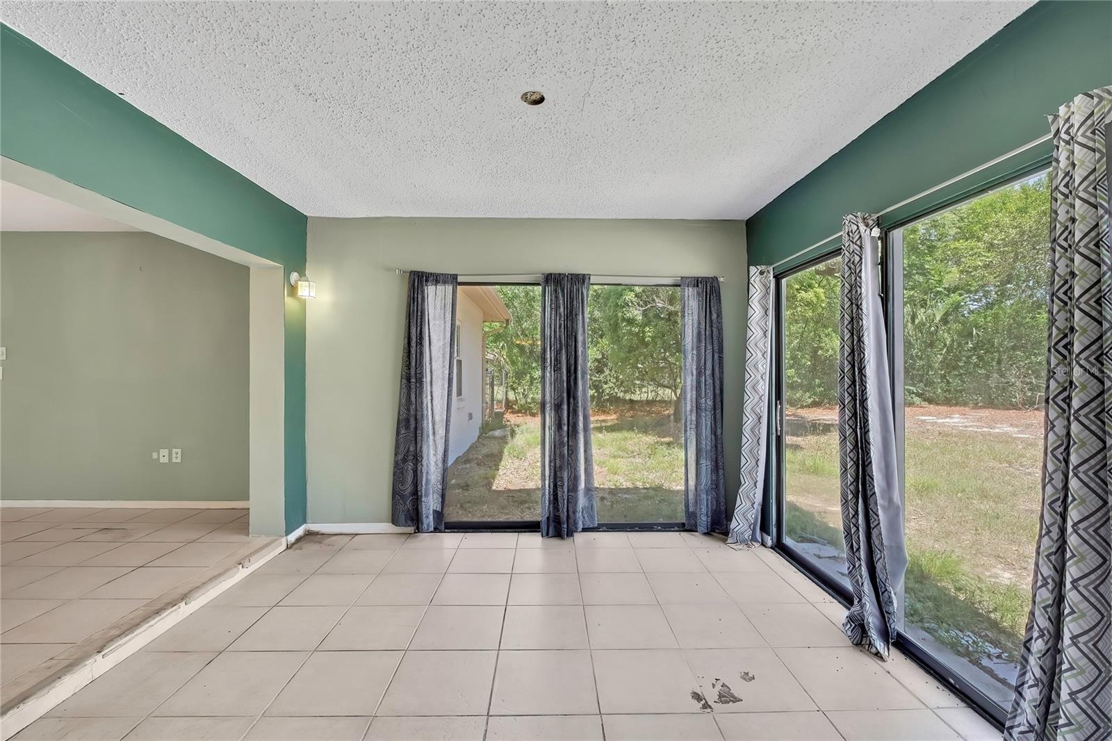 Image 14 of 54 For 338 Killinger Avenue