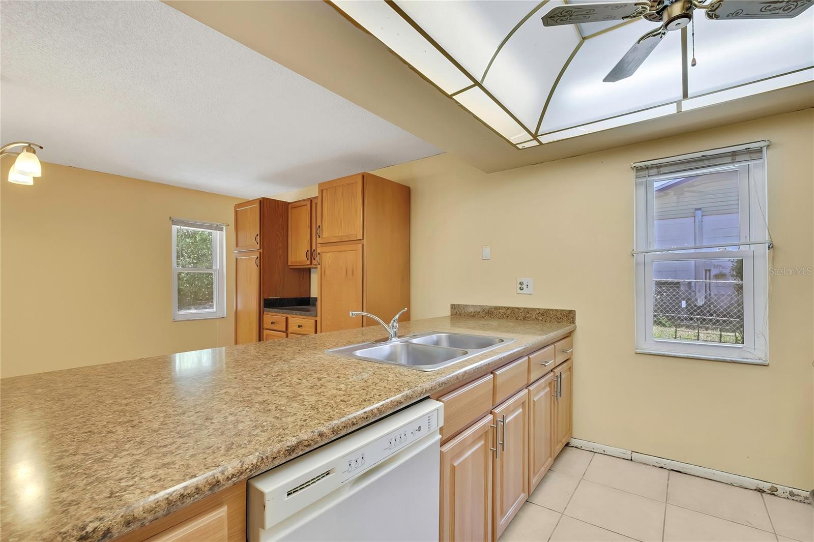 Image 19 of 54 For 338 Killinger Avenue