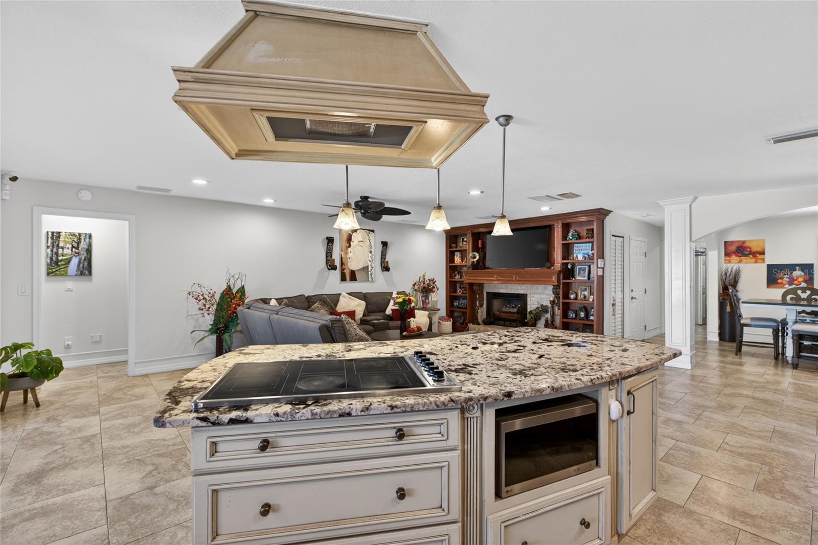 Image 28 of 94 For 3026 Lake Padgett Drive