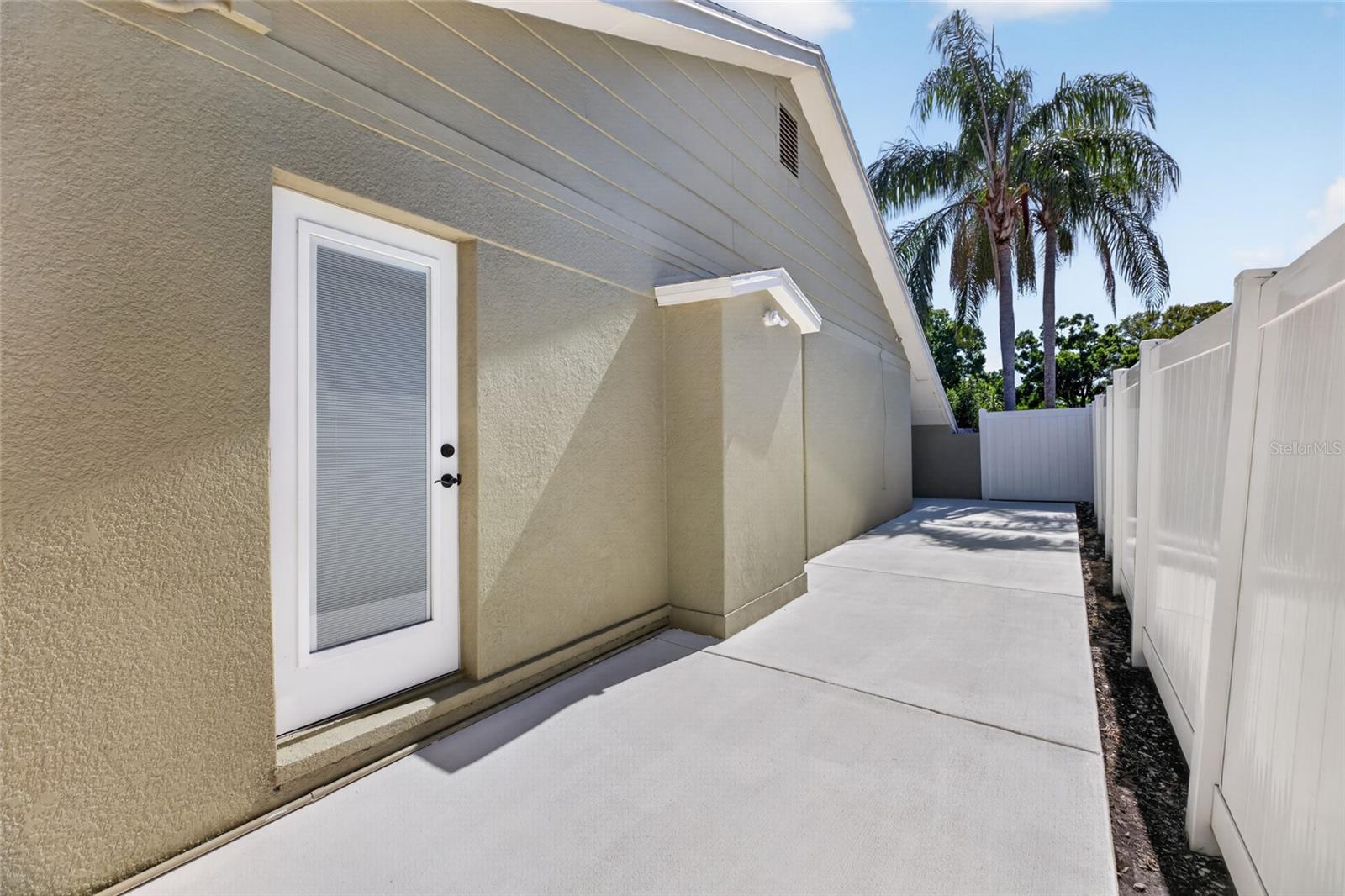 Image 61 of 94 For 3026 Lake Padgett Drive