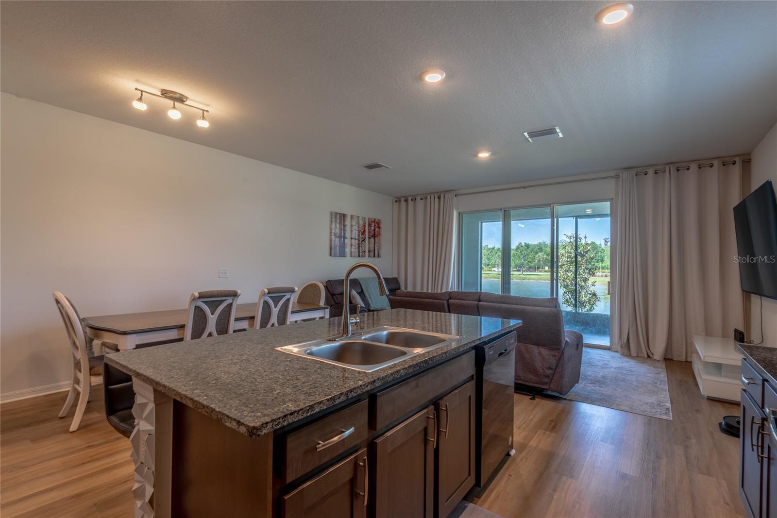 Image 10 of 54 For 3005 Suncoast Blend Drive