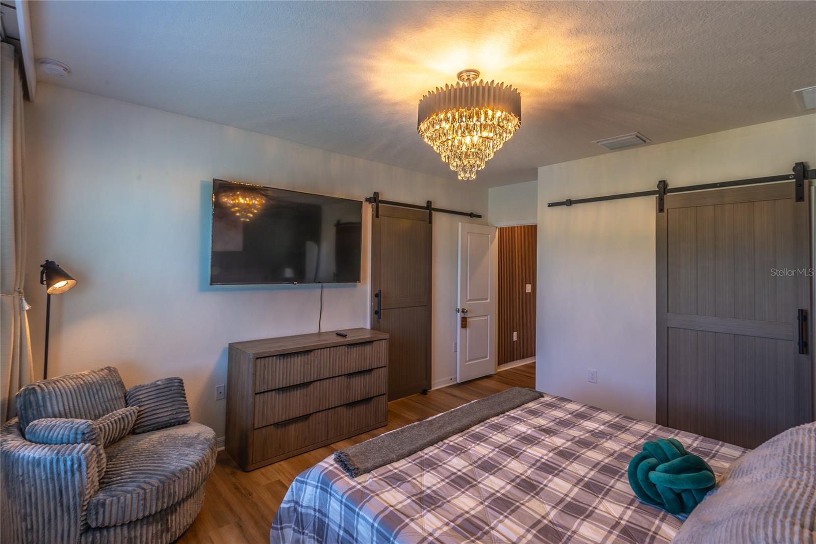 Image 17 of 54 For 3005 Suncoast Blend Drive