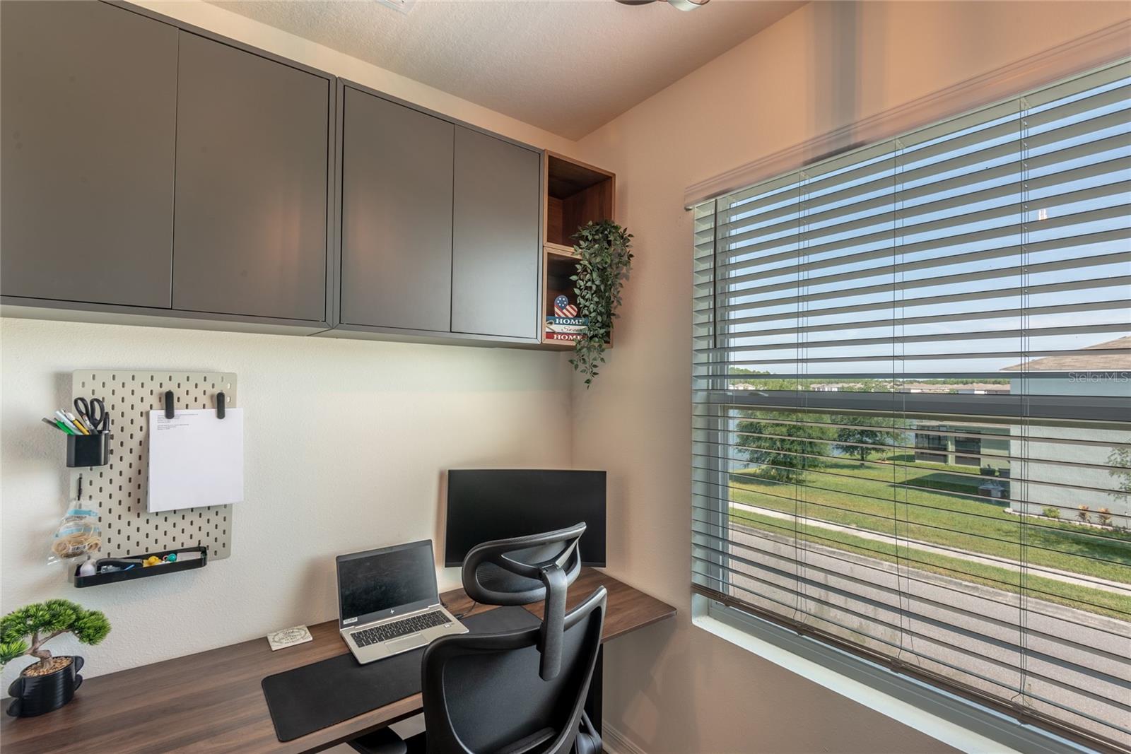 Image 25 of 54 For 3005 Suncoast Blend Drive