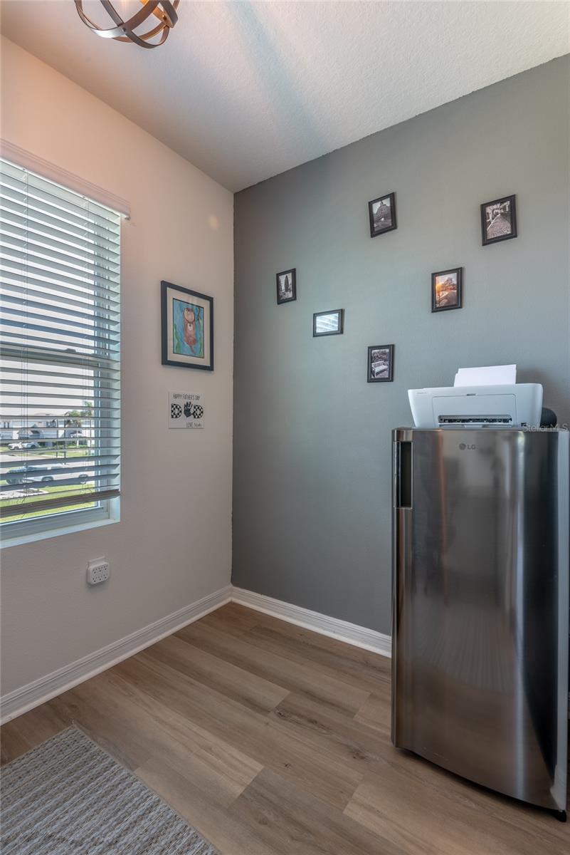 Image 27 of 54 For 3005 Suncoast Blend Drive