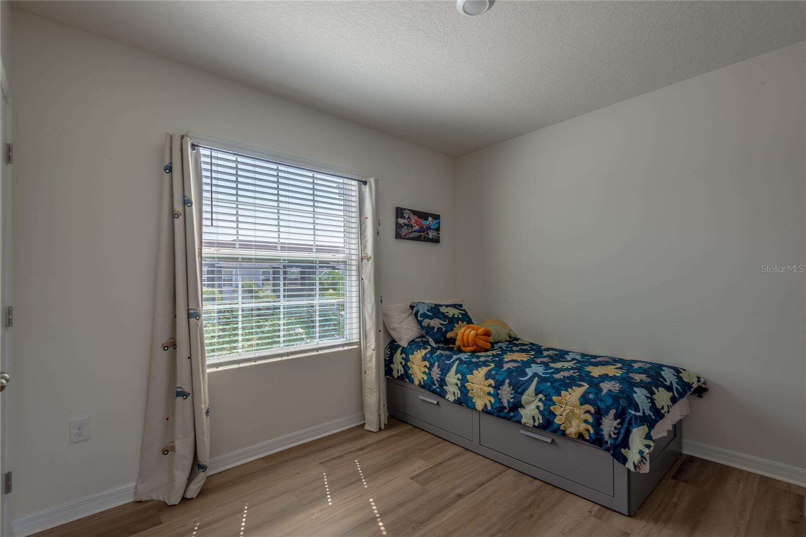 Image 32 of 54 For 3005 Suncoast Blend Drive