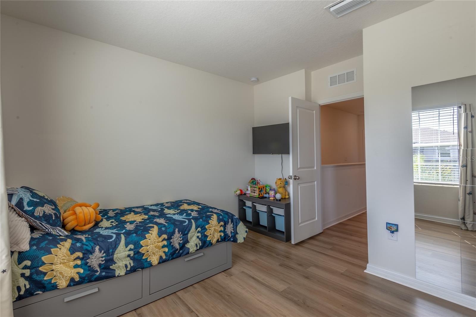 Image 33 of 54 For 3005 Suncoast Blend Drive