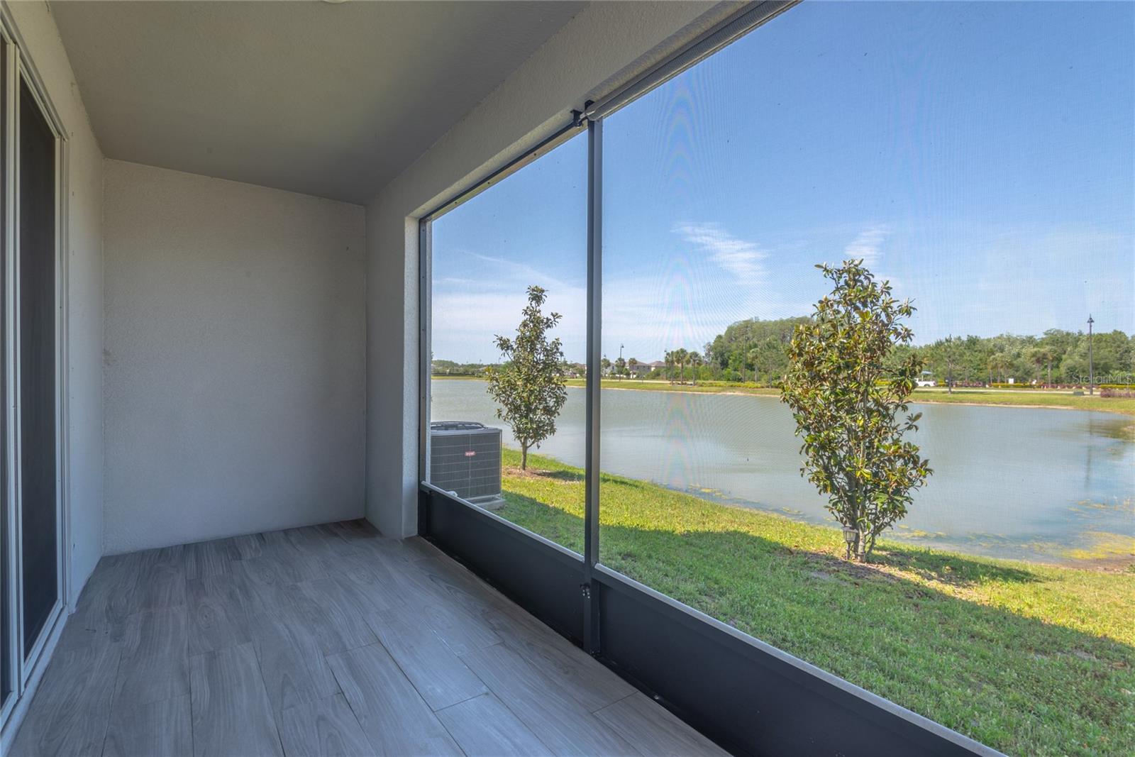 Image 37 of 54 For 3005 Suncoast Blend Drive