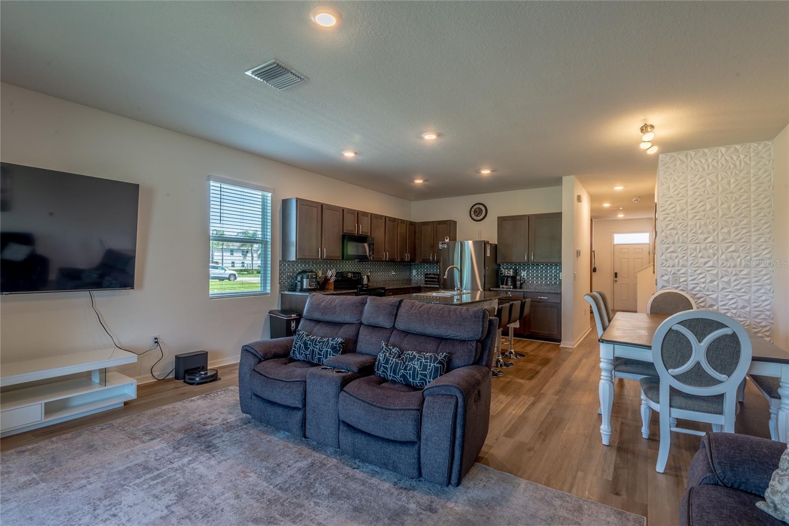 Image 4 of 54 For 3005 Suncoast Blend Drive