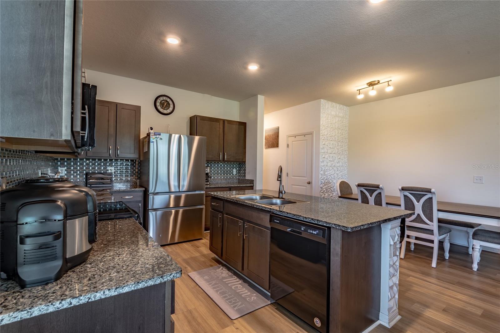 Image 8 of 54 For 3005 Suncoast Blend Drive