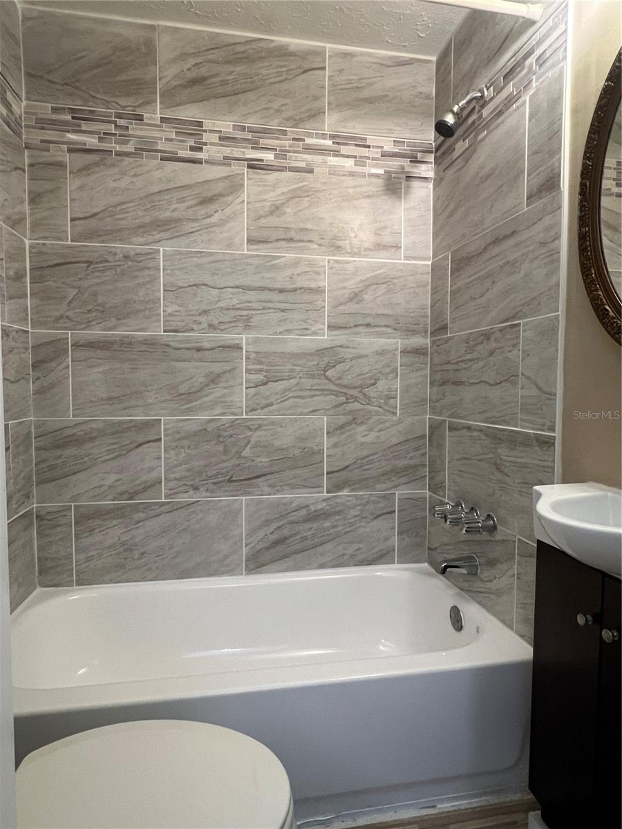 Image 7 of 8 For 2531 Cherry Street D