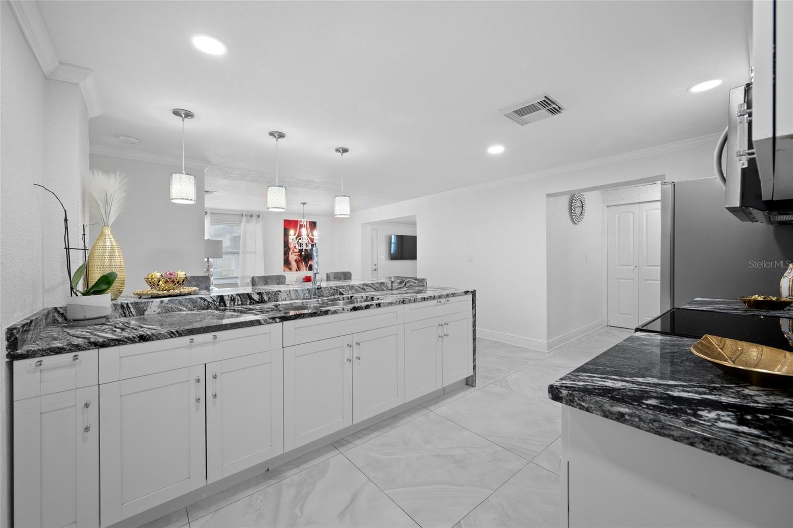 Image 16 of 45 For 6017 Fern Street