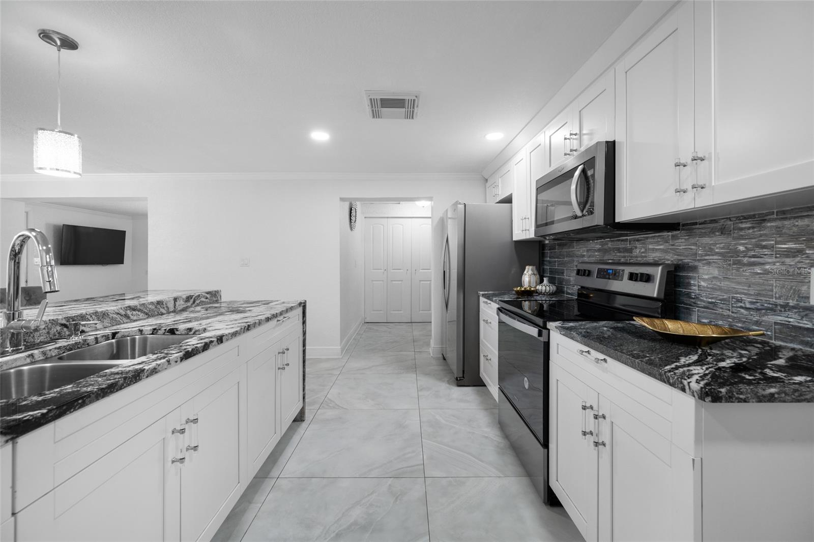 Image 17 of 45 For 6017 Fern Street