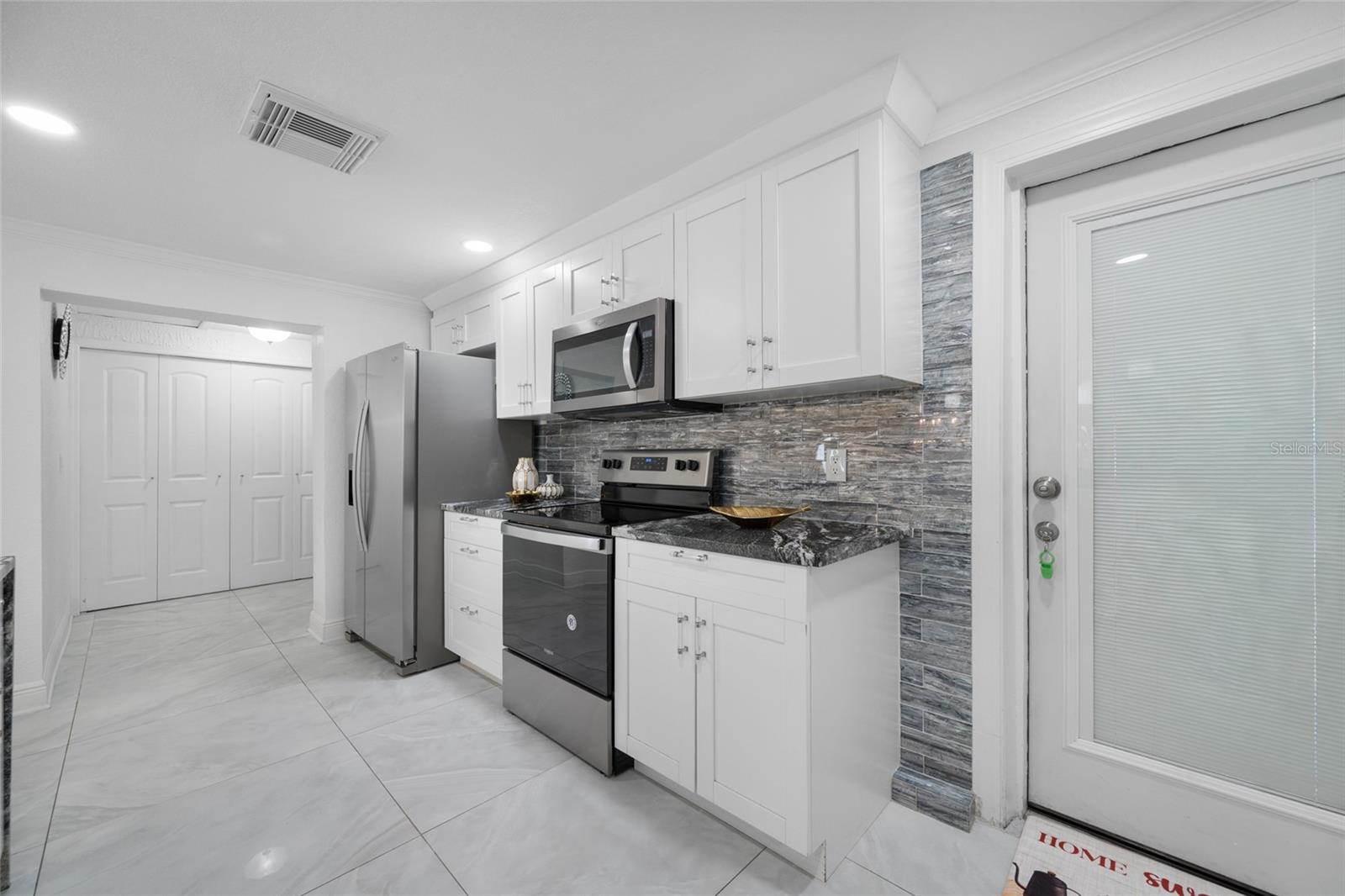 Image 18 of 45 For 6017 Fern Street