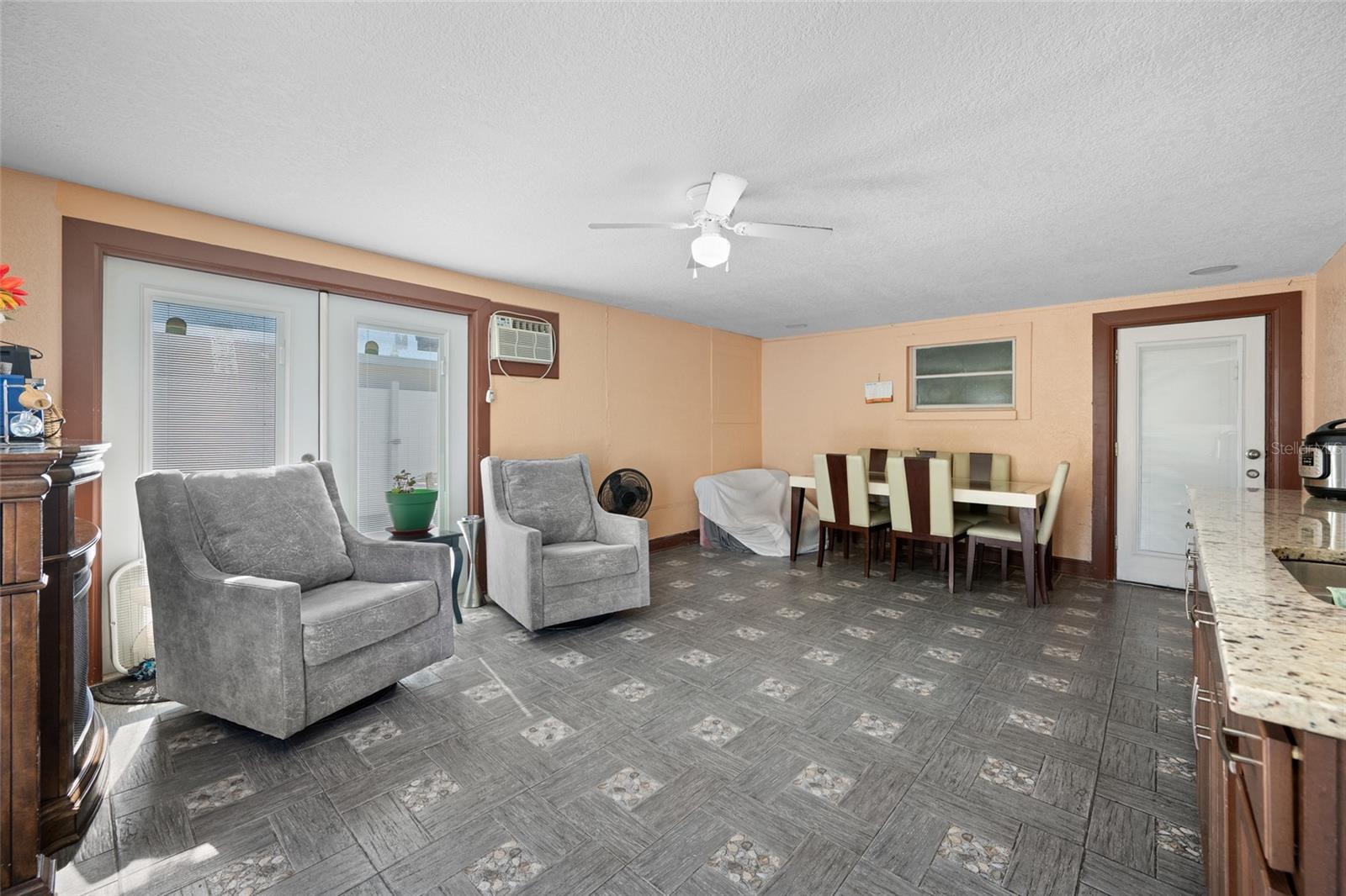 Image 43 of 45 For 6017 Fern Street