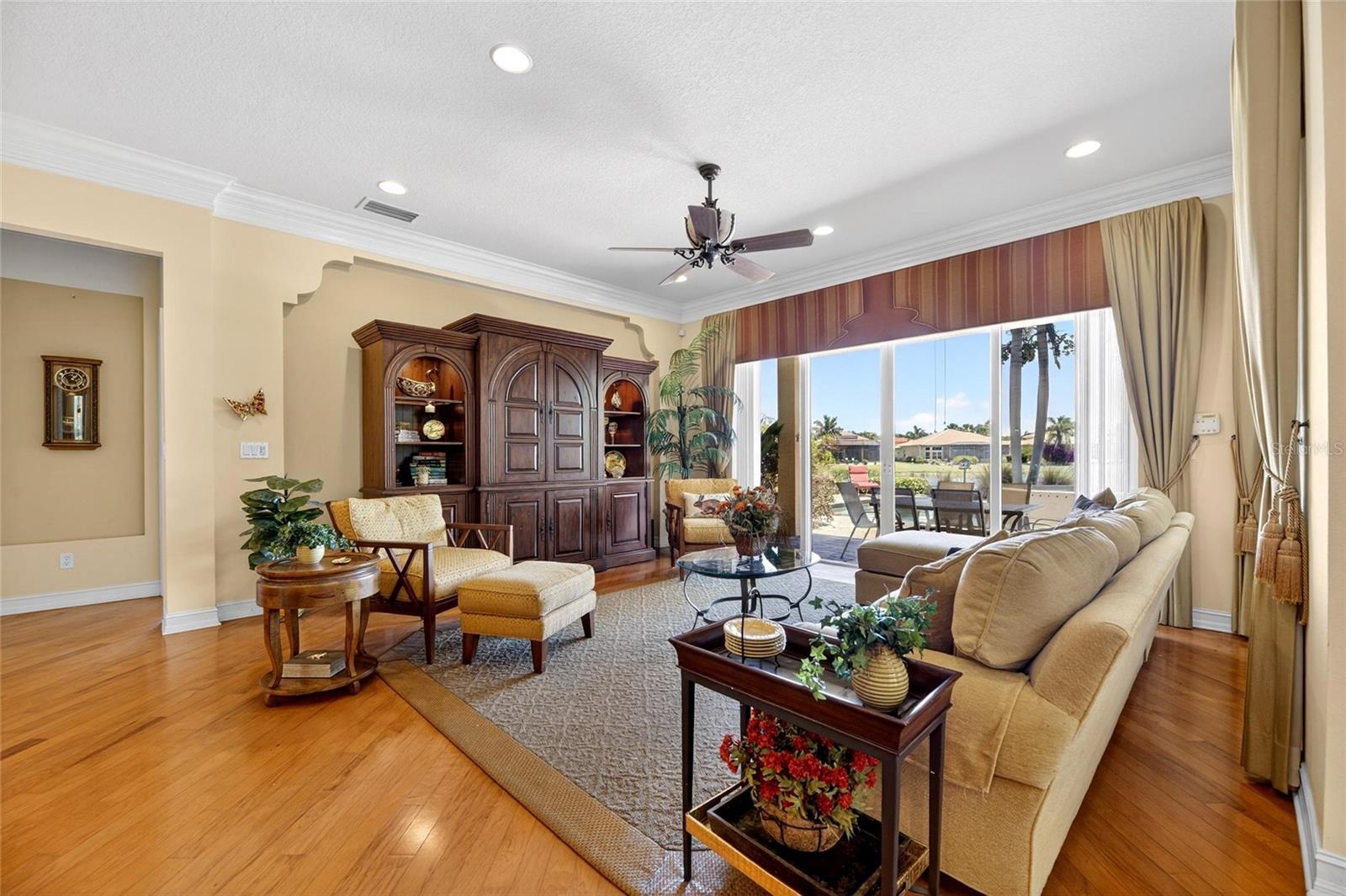 Image 10 of 70 For 4922 Sapphire Sound Drive