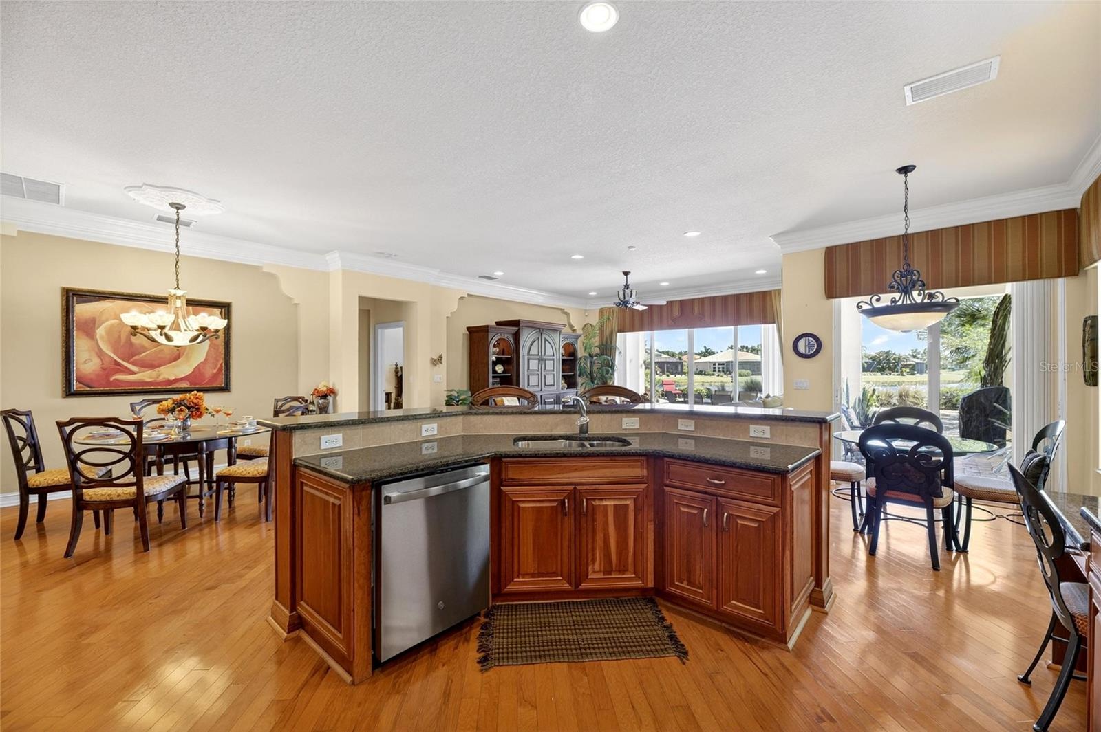 Image 16 of 70 For 4922 Sapphire Sound Drive