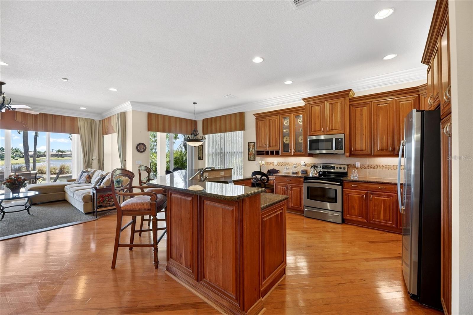 Image 20 of 70 For 4922 Sapphire Sound Drive