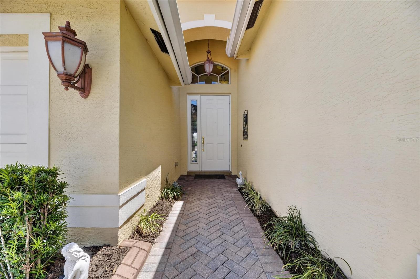 Image 7 of 70 For 4922 Sapphire Sound Drive