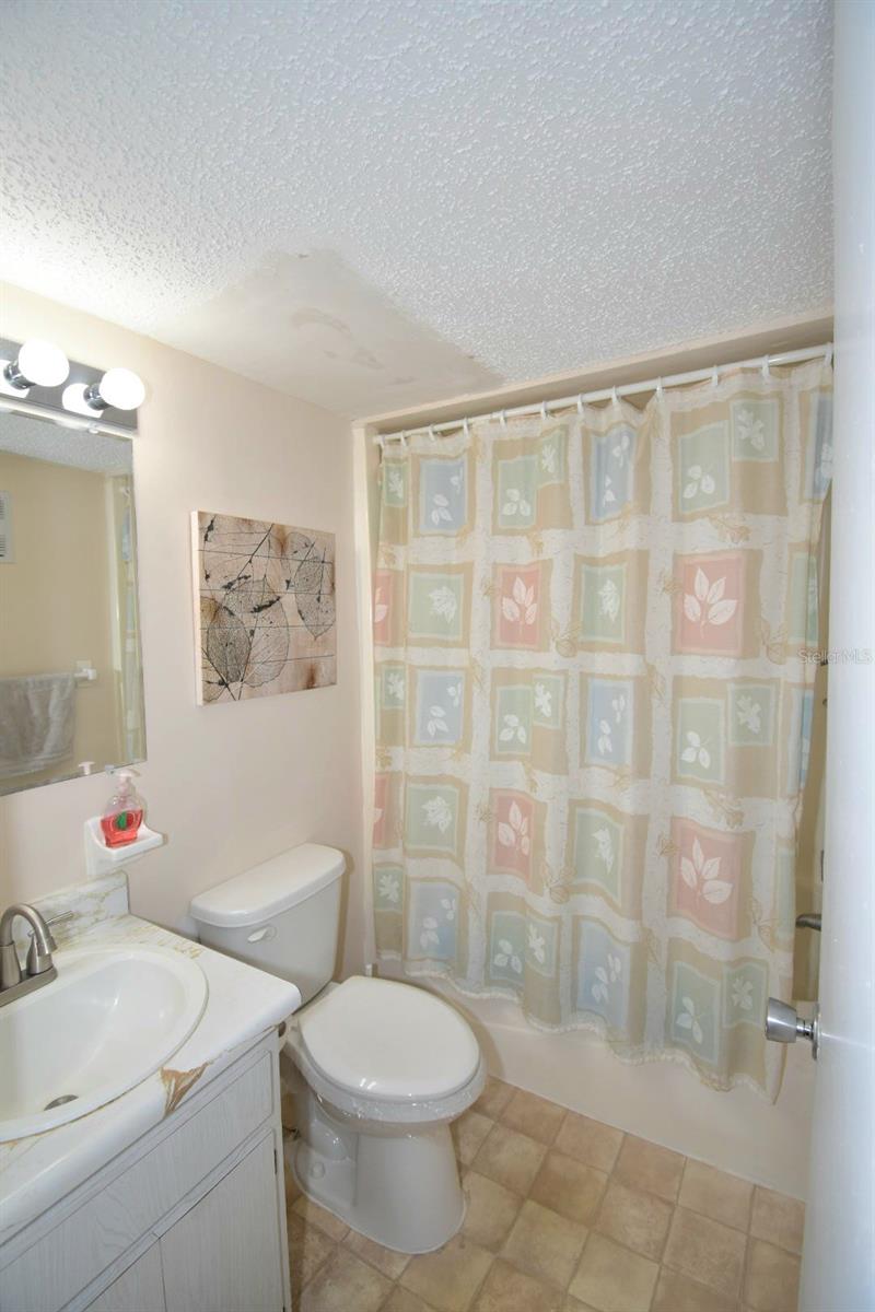 Image 17 of 22 For 936 Virginia Street 206