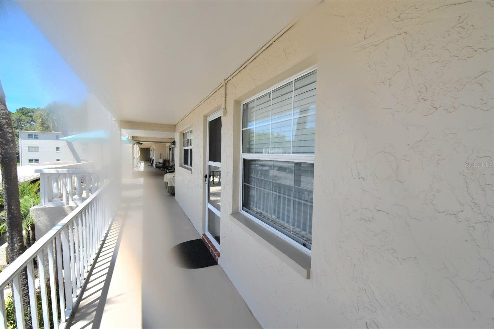 Image 4 of 22 For 936 Virginia Street 206