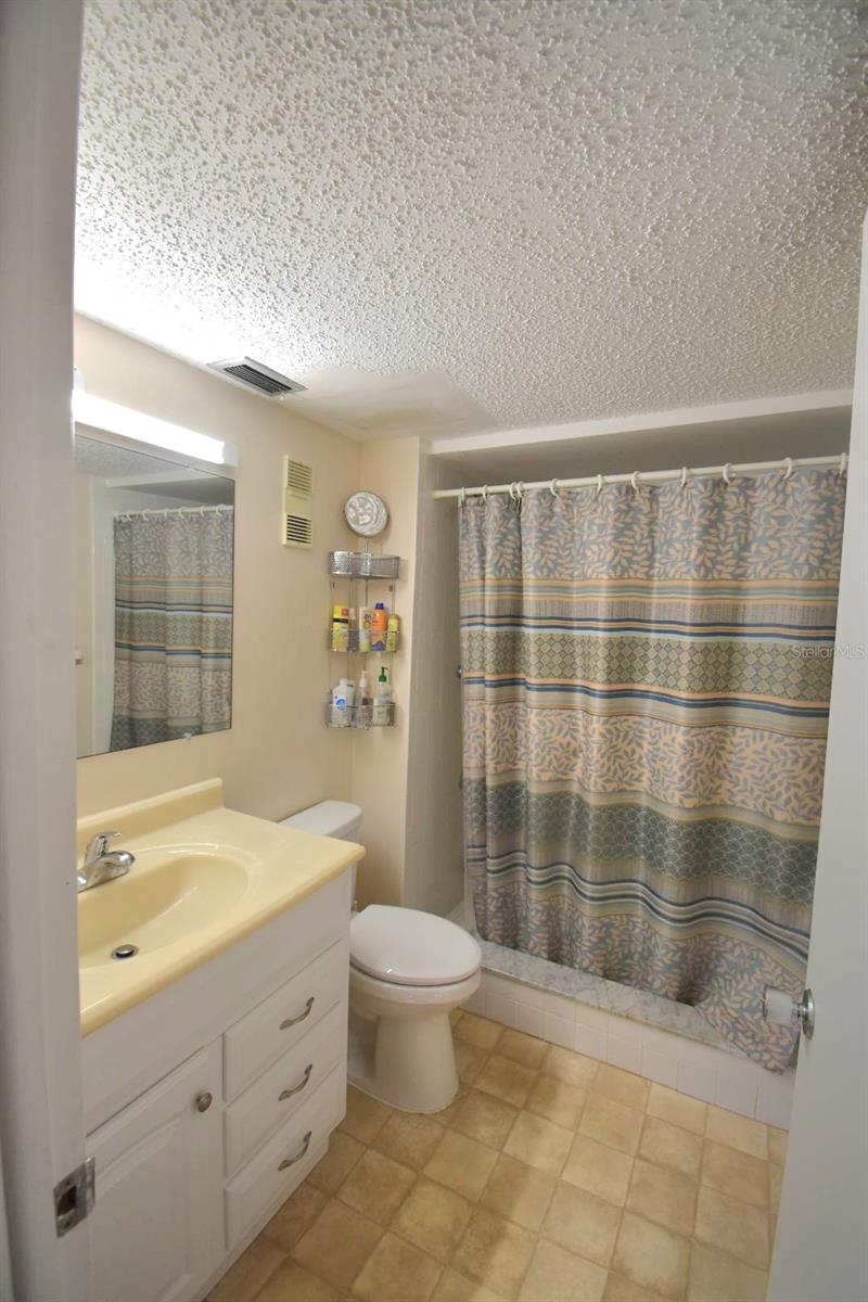 Image 8 of 22 For 936 Virginia Street 206