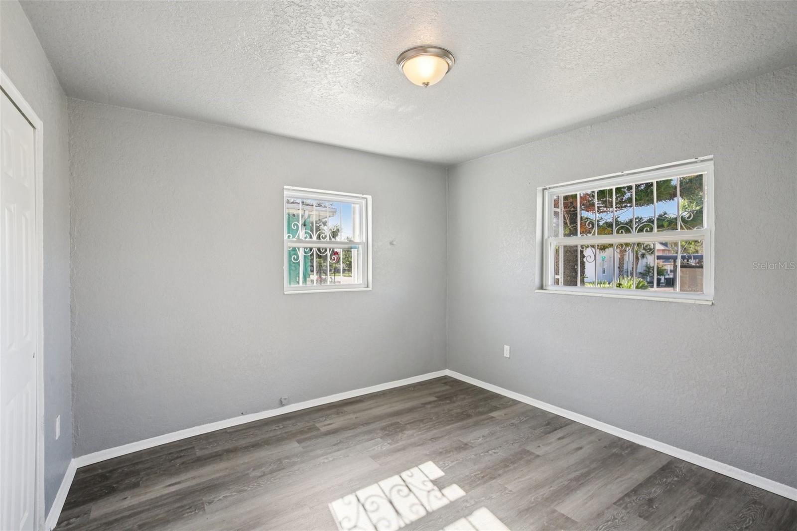 Image 10 of 19 For 1911 22nd Avenue S