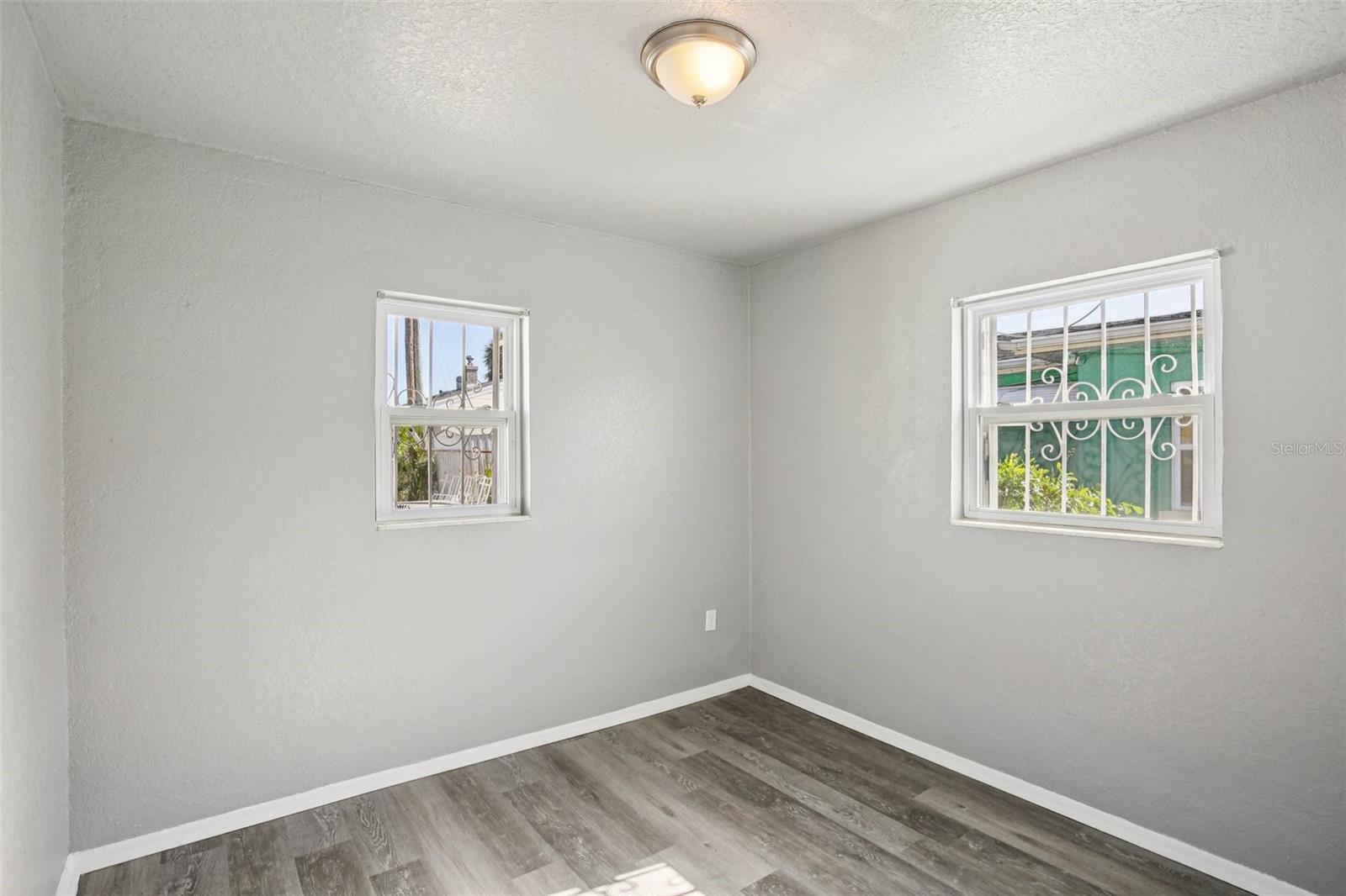 Image 14 of 19 For 1911 22nd Avenue S