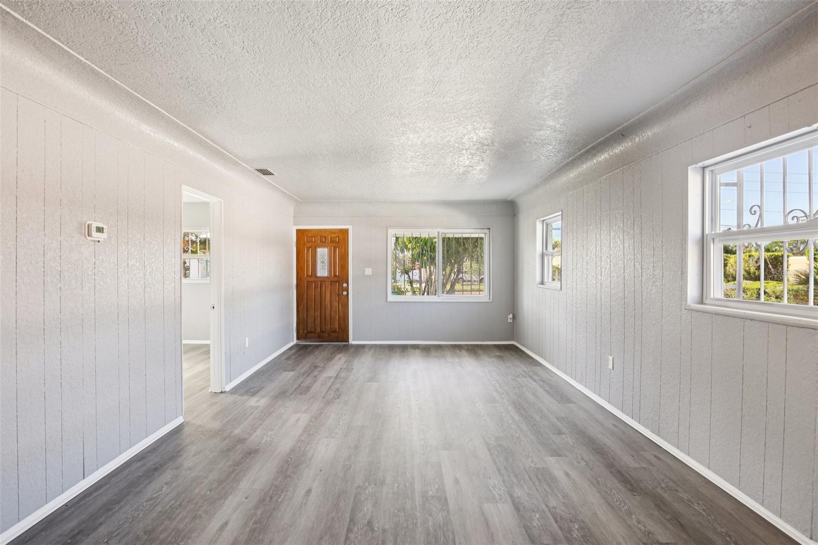 Image 2 of 19 For 1911 22nd Avenue S