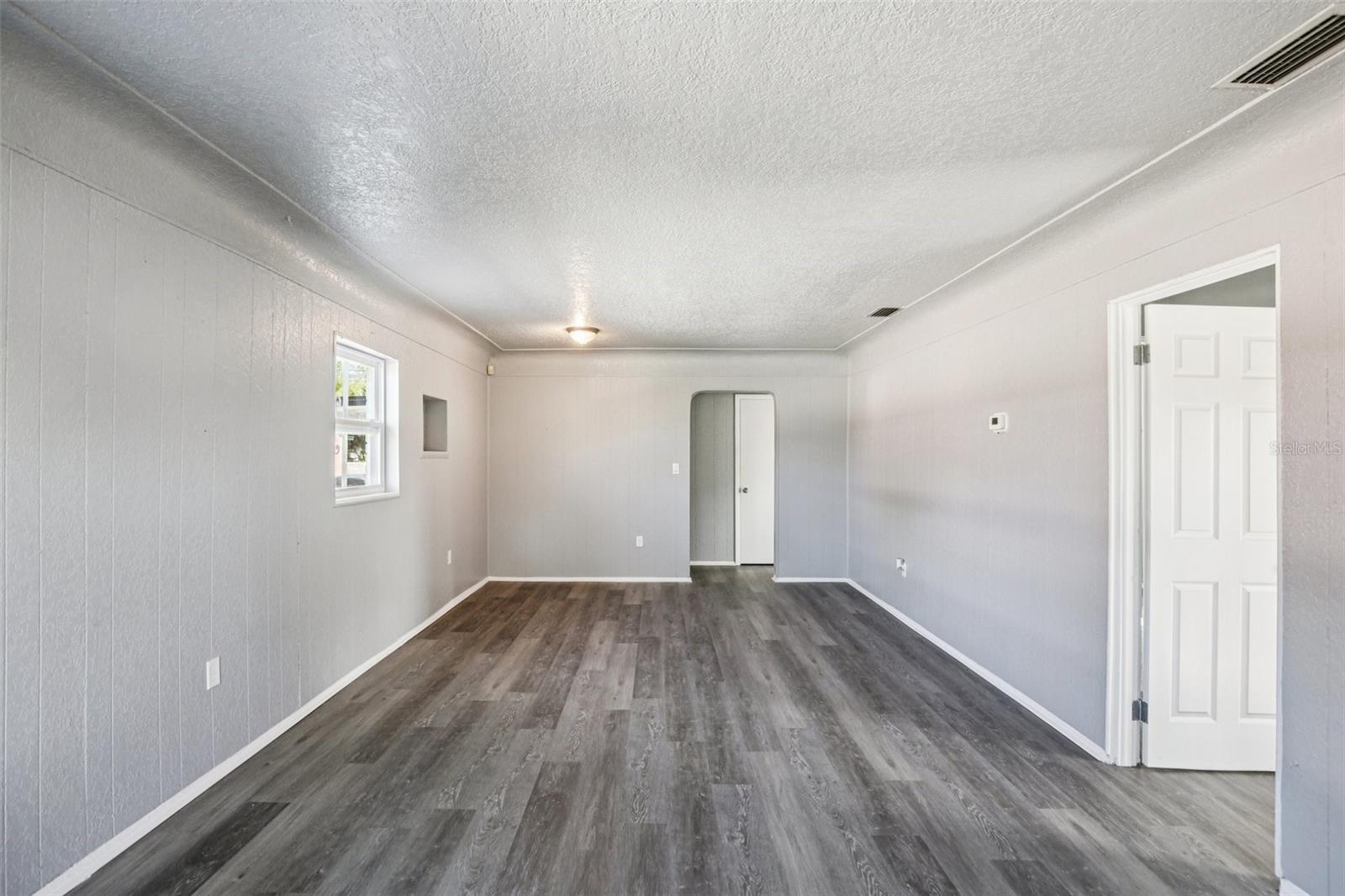 Image 3 of 19 For 1911 22nd Avenue S