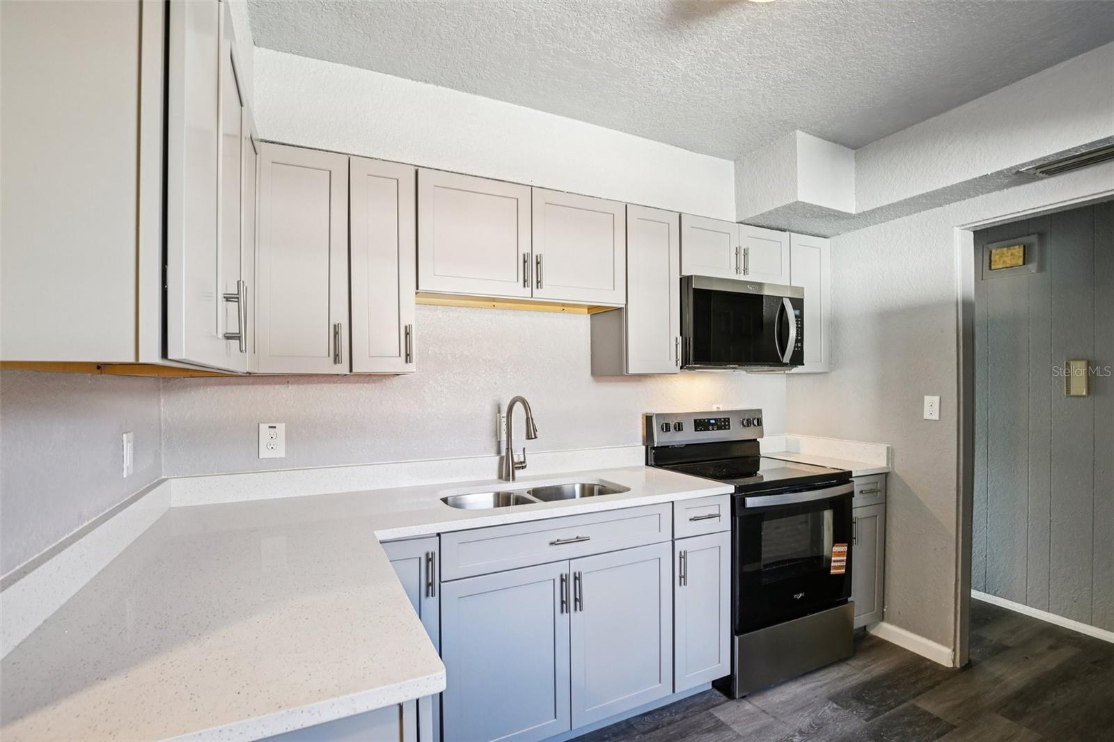 Image 4 of 19 For 1911 22nd Avenue S